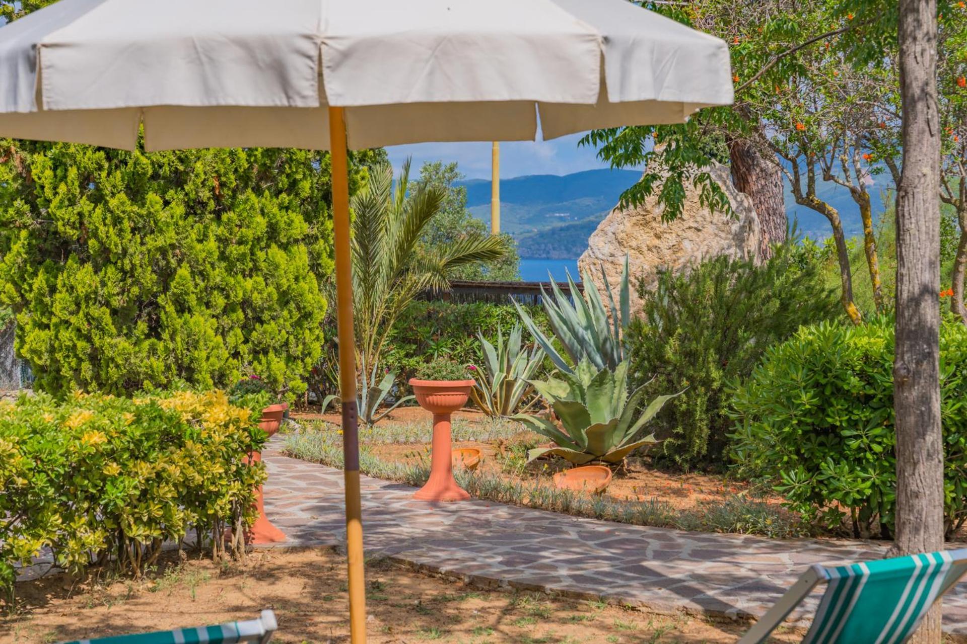 Residence Baia Delle Grazie Casa Morcone Экстерьер фото